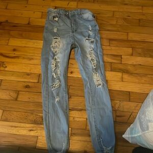 Ripped skinny jeans